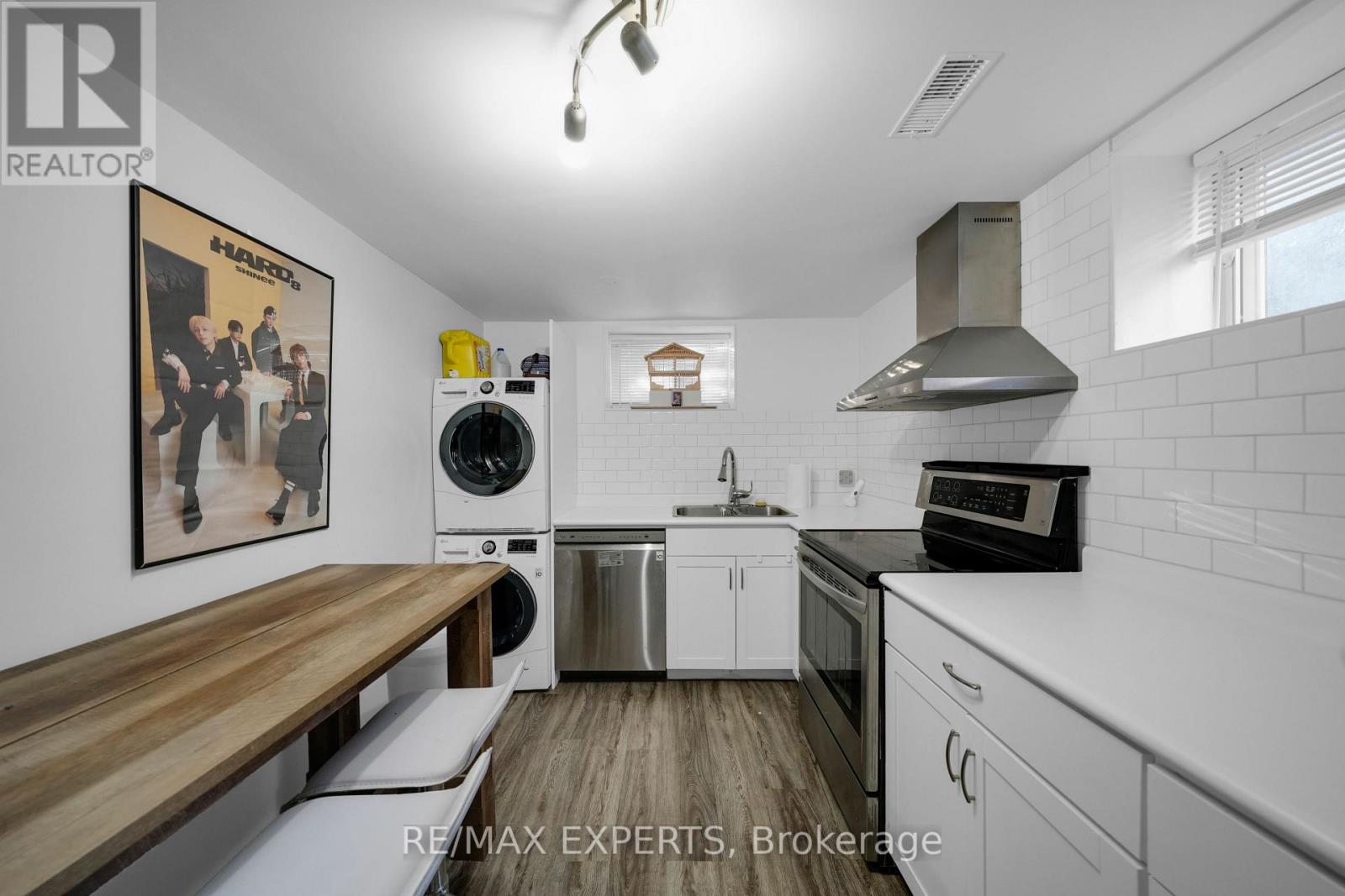4 LARCHMERE AVENUE - 39