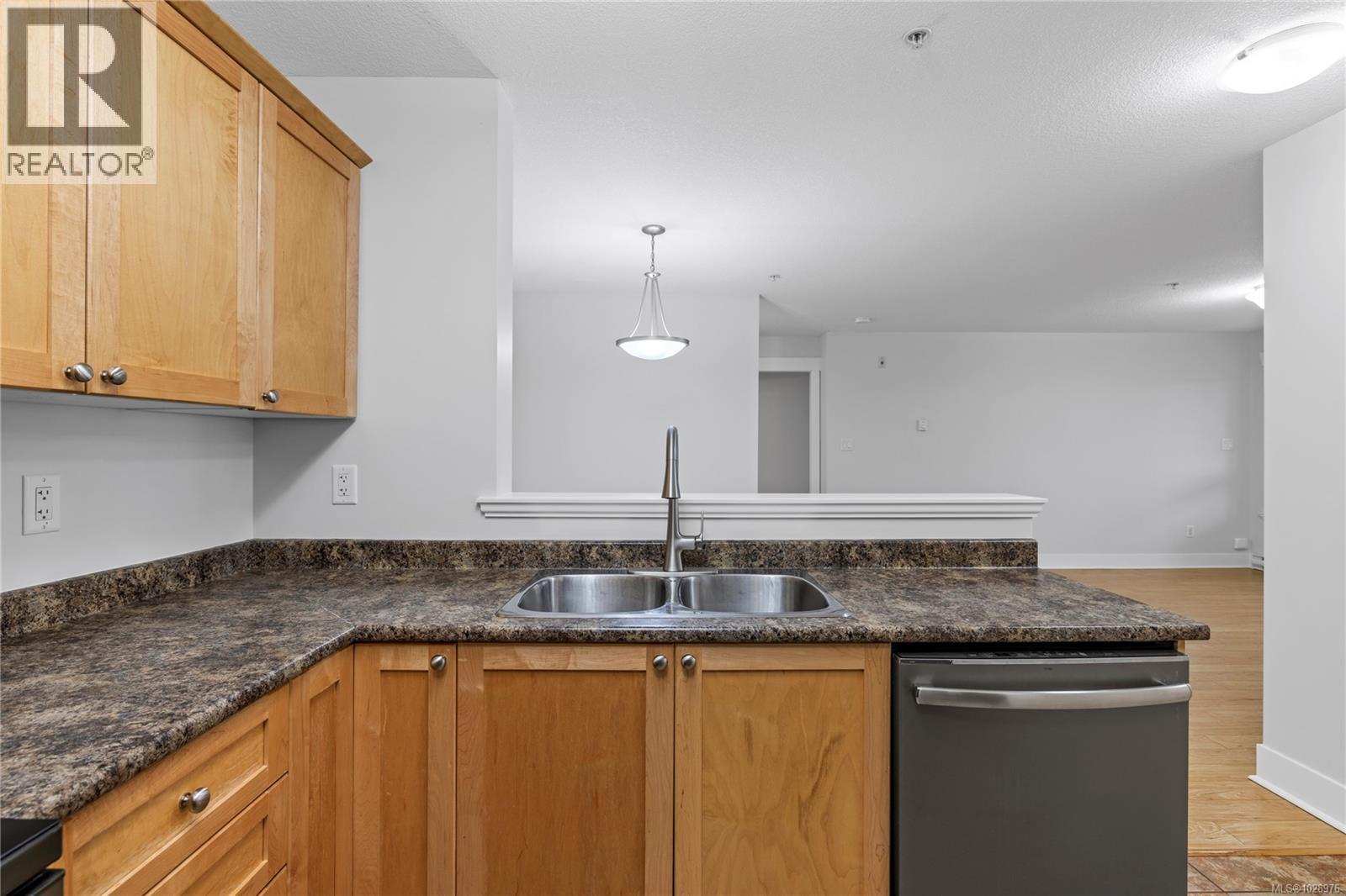 #406 1620 TOWNSITE RD - 17