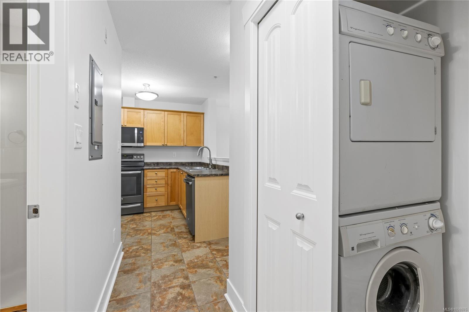 #406 1620 TOWNSITE RD - 27