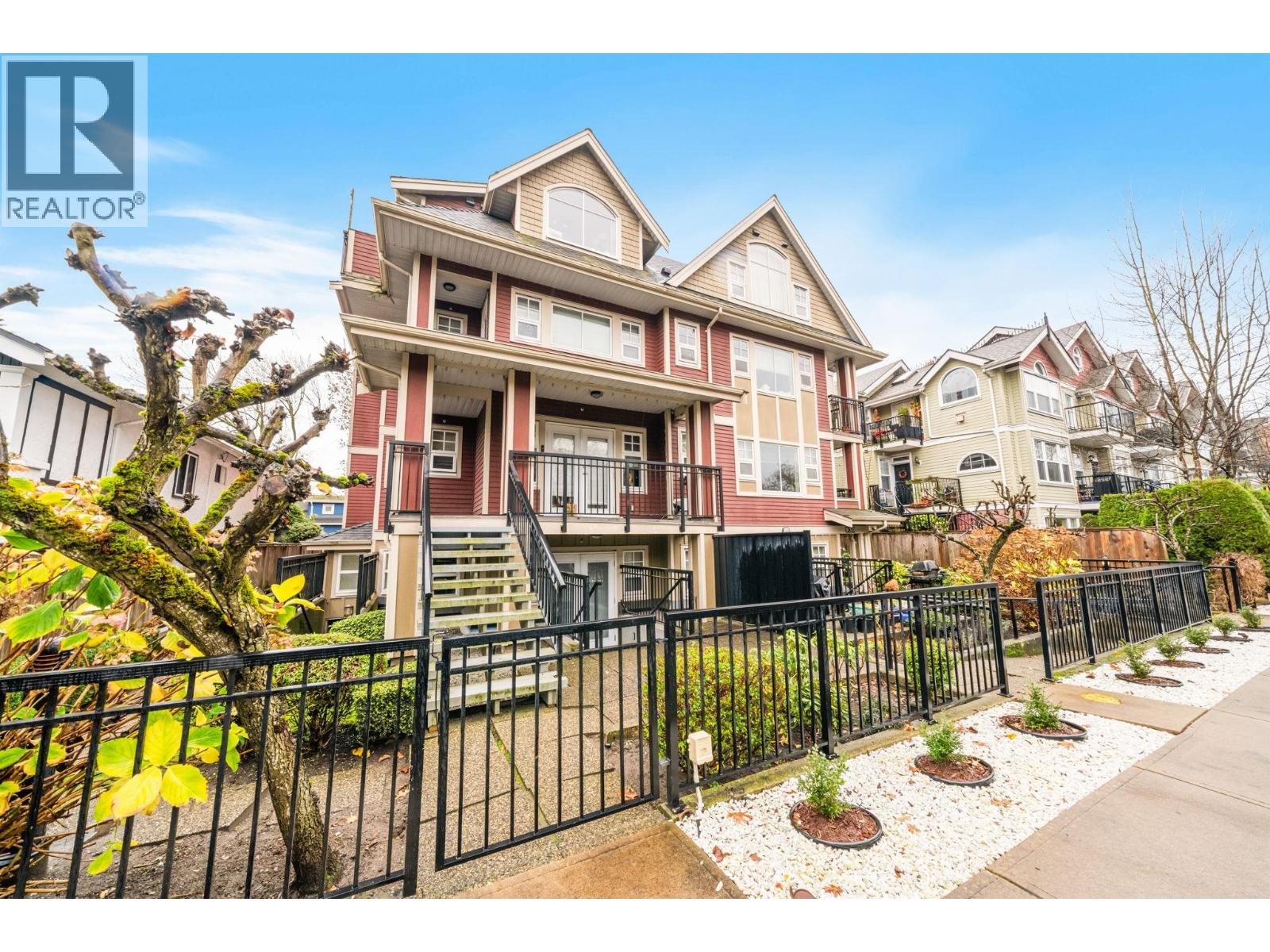 203 930 16TH Avenue - main photo