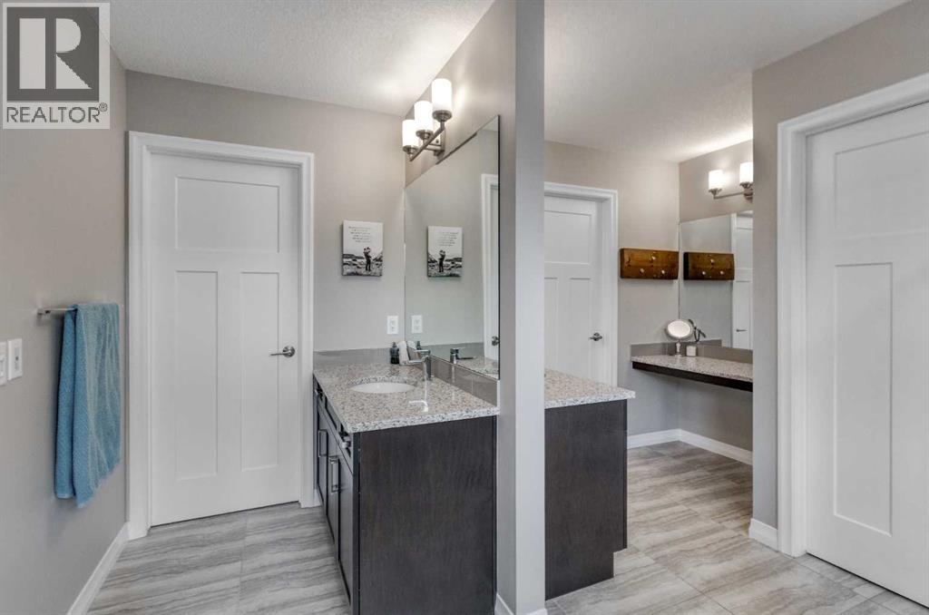 196 Riviera Way, Cochrane