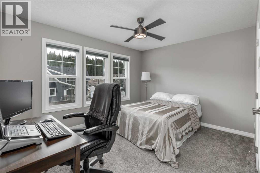 196 Riviera Way, Cochrane