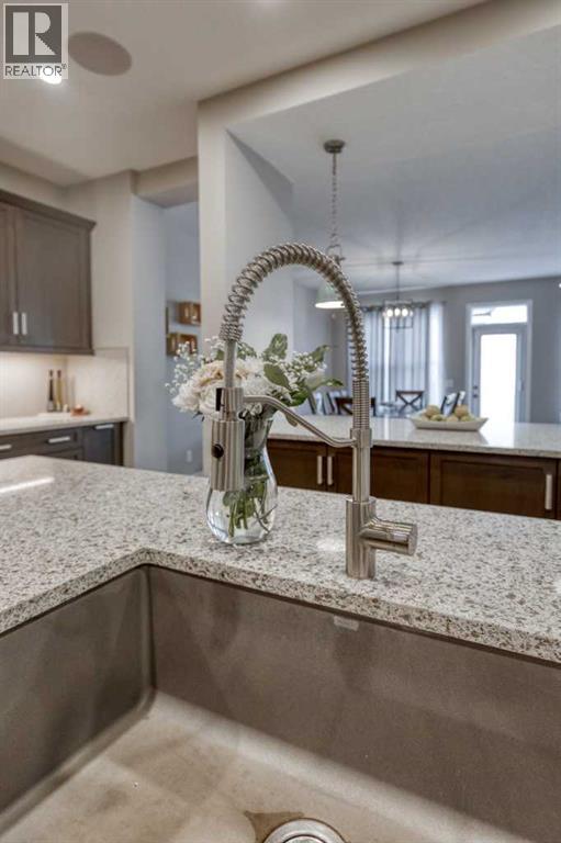 196 Riviera Way, Cochrane