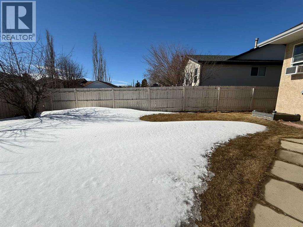 5905 61 Ave, Ponoka