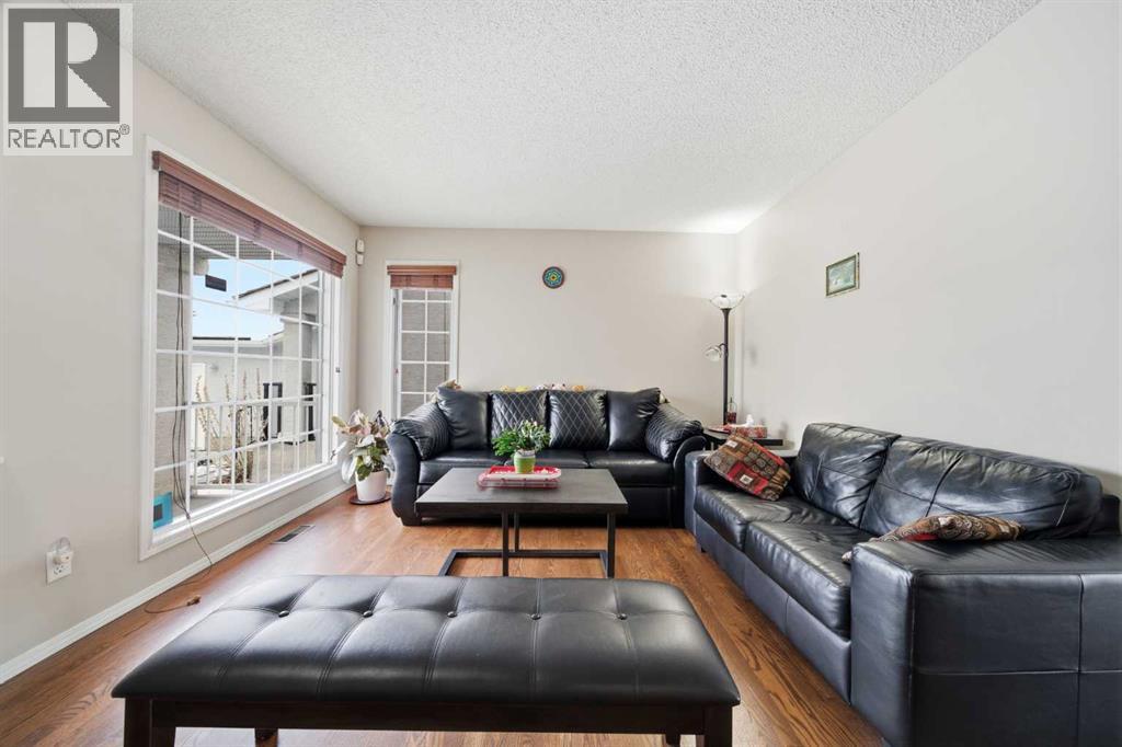 Single Family House for Sale in  Hampstead Gardens NW Hamptons Calgary 