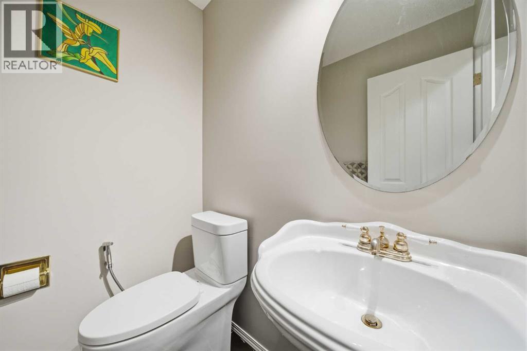 Single Family House for Sale in  Hampstead Gardens NW Hamptons Calgary 