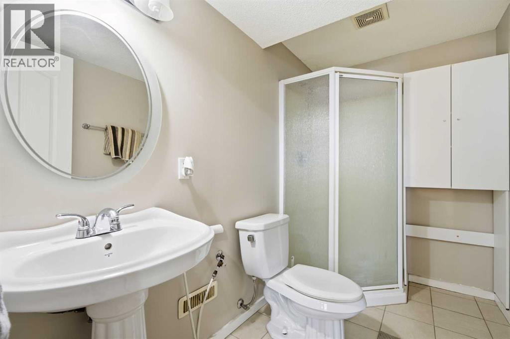 Single Family House for Sale in  Hampstead Gardens NW Hamptons Calgary 