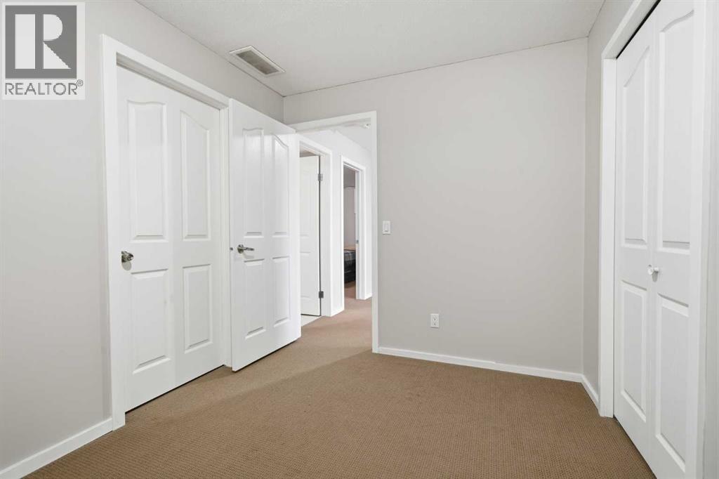 Single Family House for Sale in  Hampstead Gardens NW Hamptons Calgary 