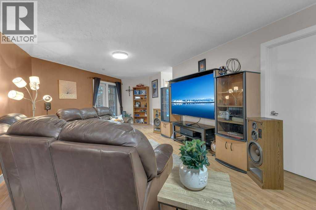 4904 43 Street, Ponoka