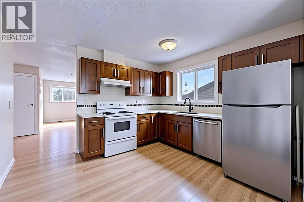 Single Family House Bi-level for Sale in  Bedford Drive NE Beddington Heights Calgary 