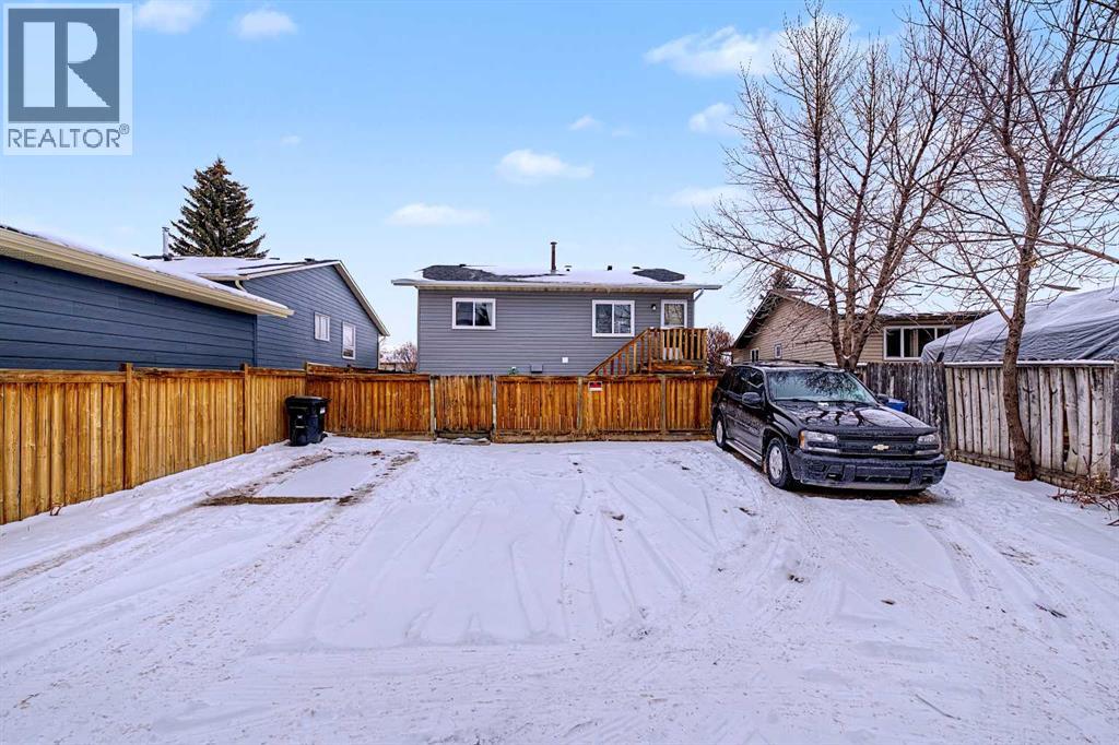 Single Family House Bi-level for Sale in  Bedford Drive NE Beddington Heights Calgary 