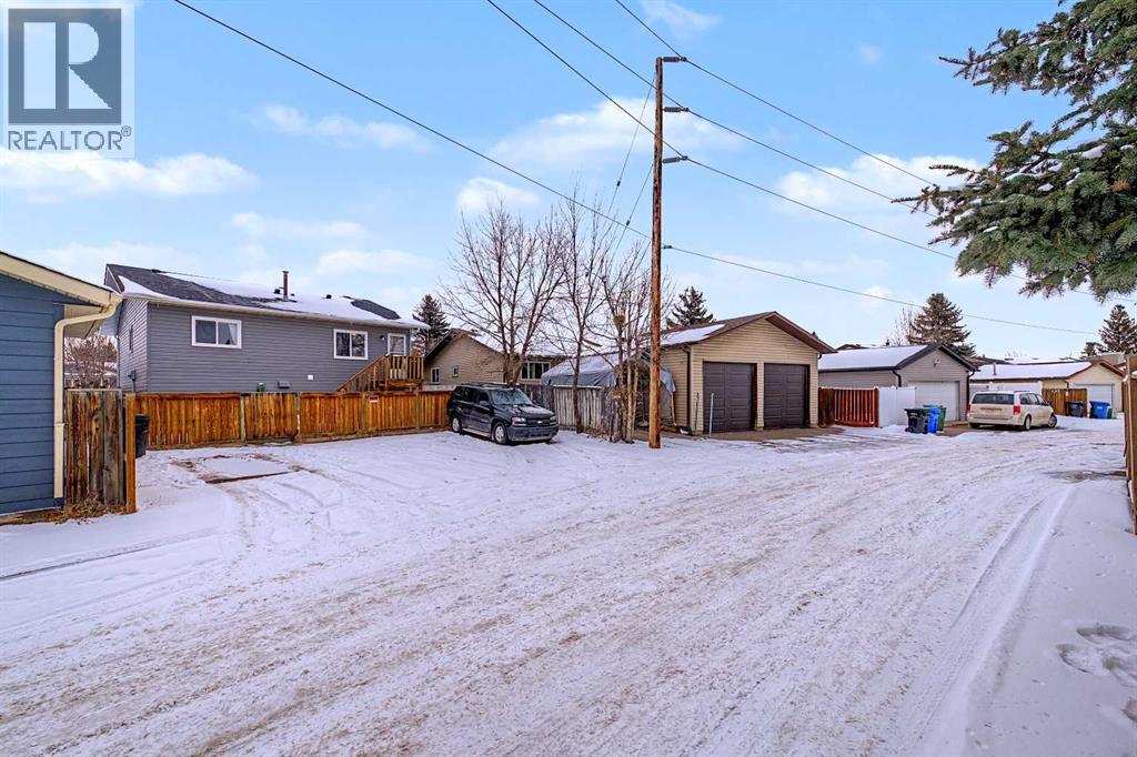 Single Family House Bi-level for Sale in  Bedford Drive NE Beddington Heights Calgary 