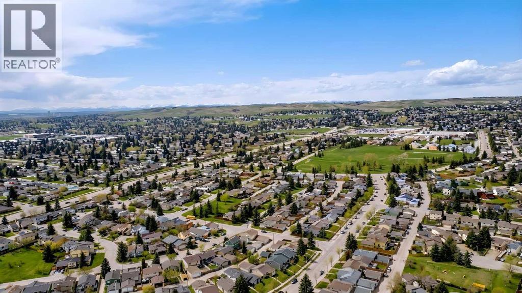 Single Family House Bi-level for Sale in  Bedford Drive NE Beddington Heights Calgary 