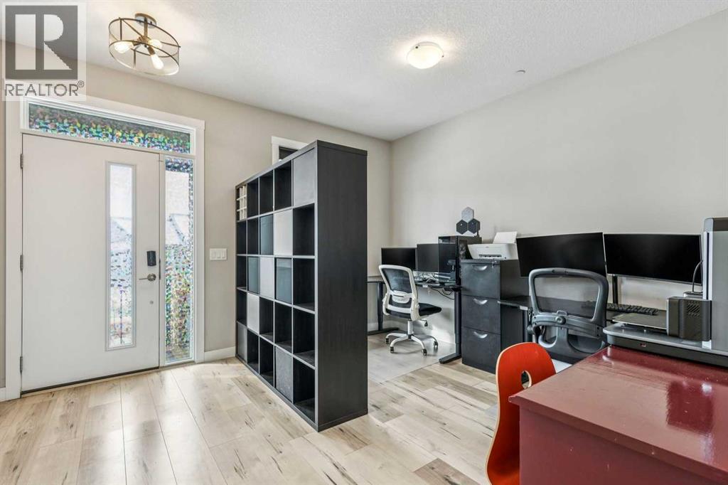 Single Family House for Sale in  Lucas Avenue NW Livingston Calgary 