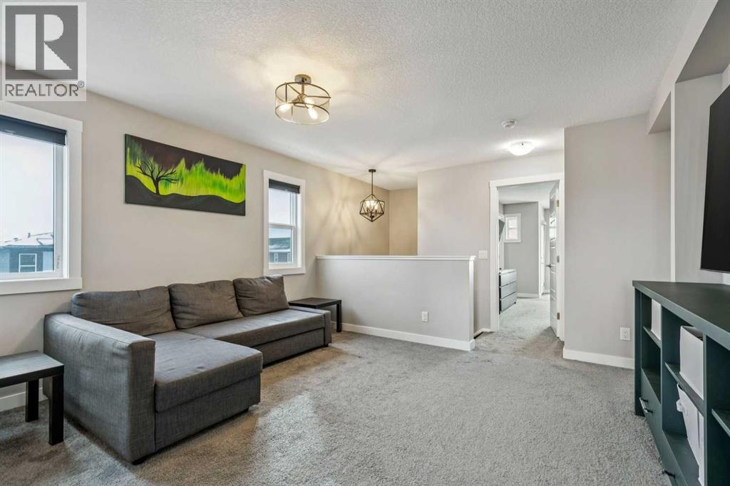 Single Family House for Sale in  Lucas Avenue NW Livingston Calgary 