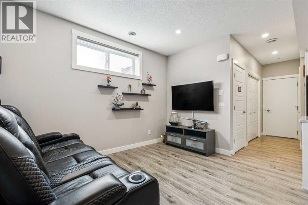 Single Family House for Sale in  Lucas Avenue NW Livingston Calgary 