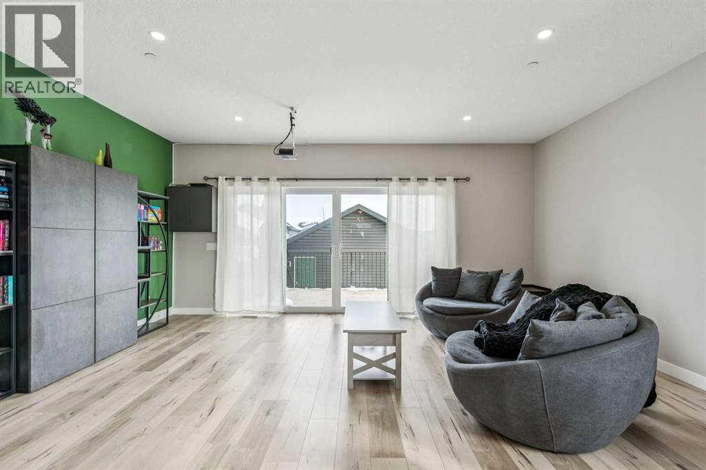 Single Family House for Sale in  Lucas Avenue NW Livingston Calgary 