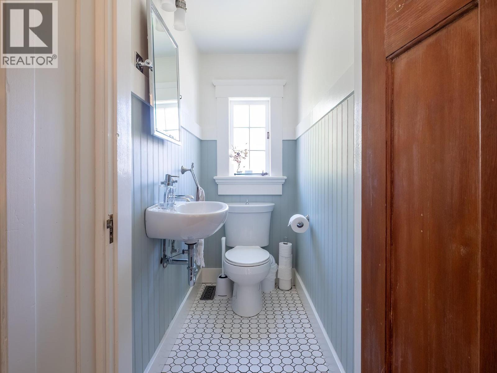  1345 Spokane Street, Rossland