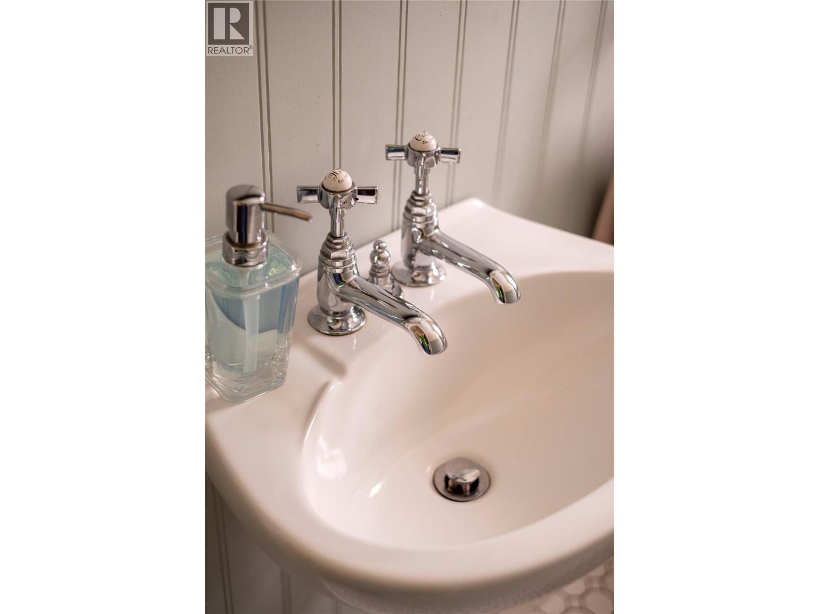  1345 Spokane Street, Rossland