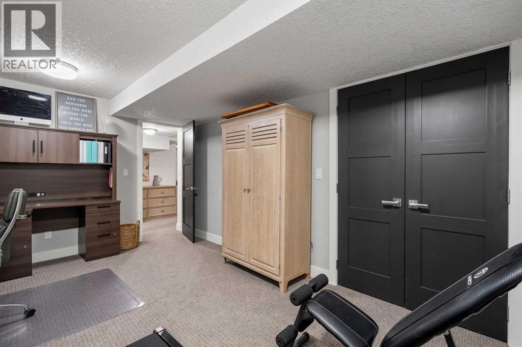 Single Family House for Sale in  Lake Crimson Close SE Lake Bonavista Calgary 