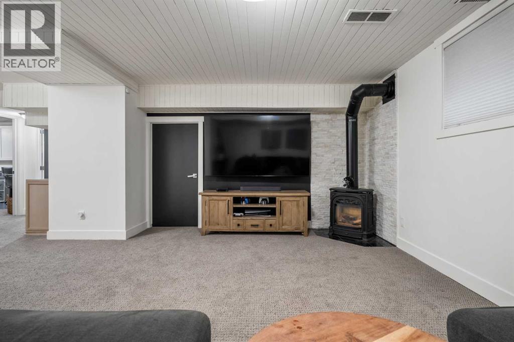 Single Family House for Sale in  Lake Crimson Close SE Lake Bonavista Calgary 