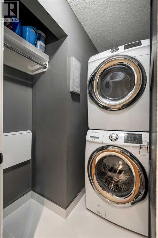 Single Family House for Sale in  Lake Crimson Close SE Lake Bonavista Calgary 