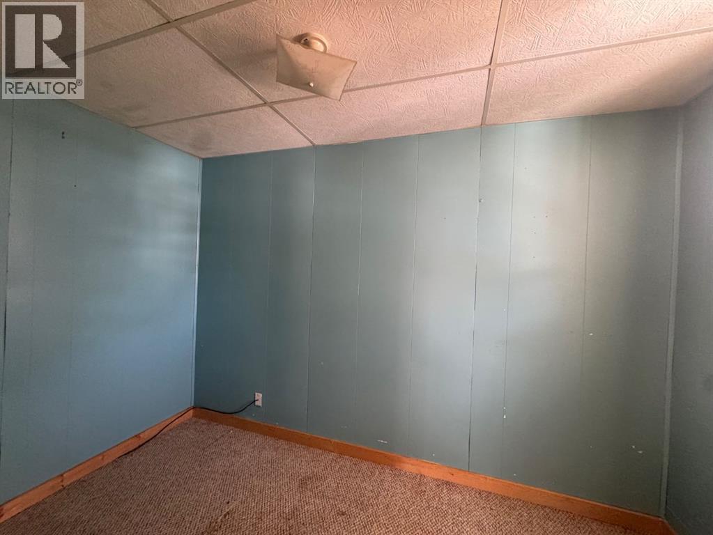 
          5025 48 Street
            <br/>
            <span>Sedgewick</span>
            , 
            <span>AB</span>
             <span>T0B4C0</span>
         - Photo 15