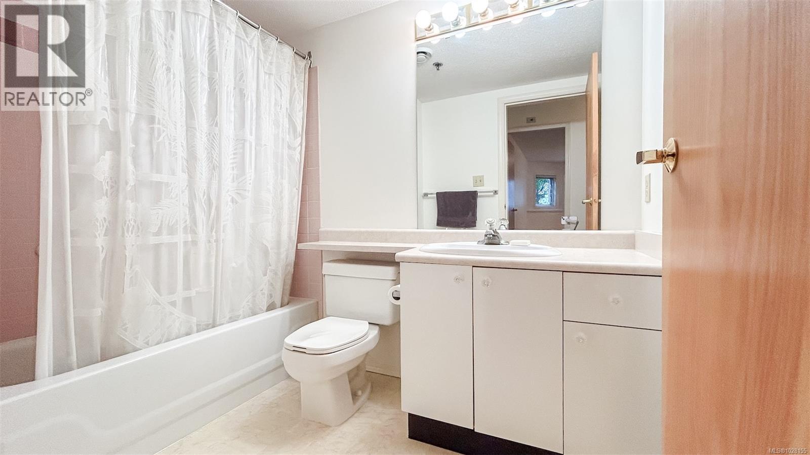 #106 3009 BRITTANY DR - 18