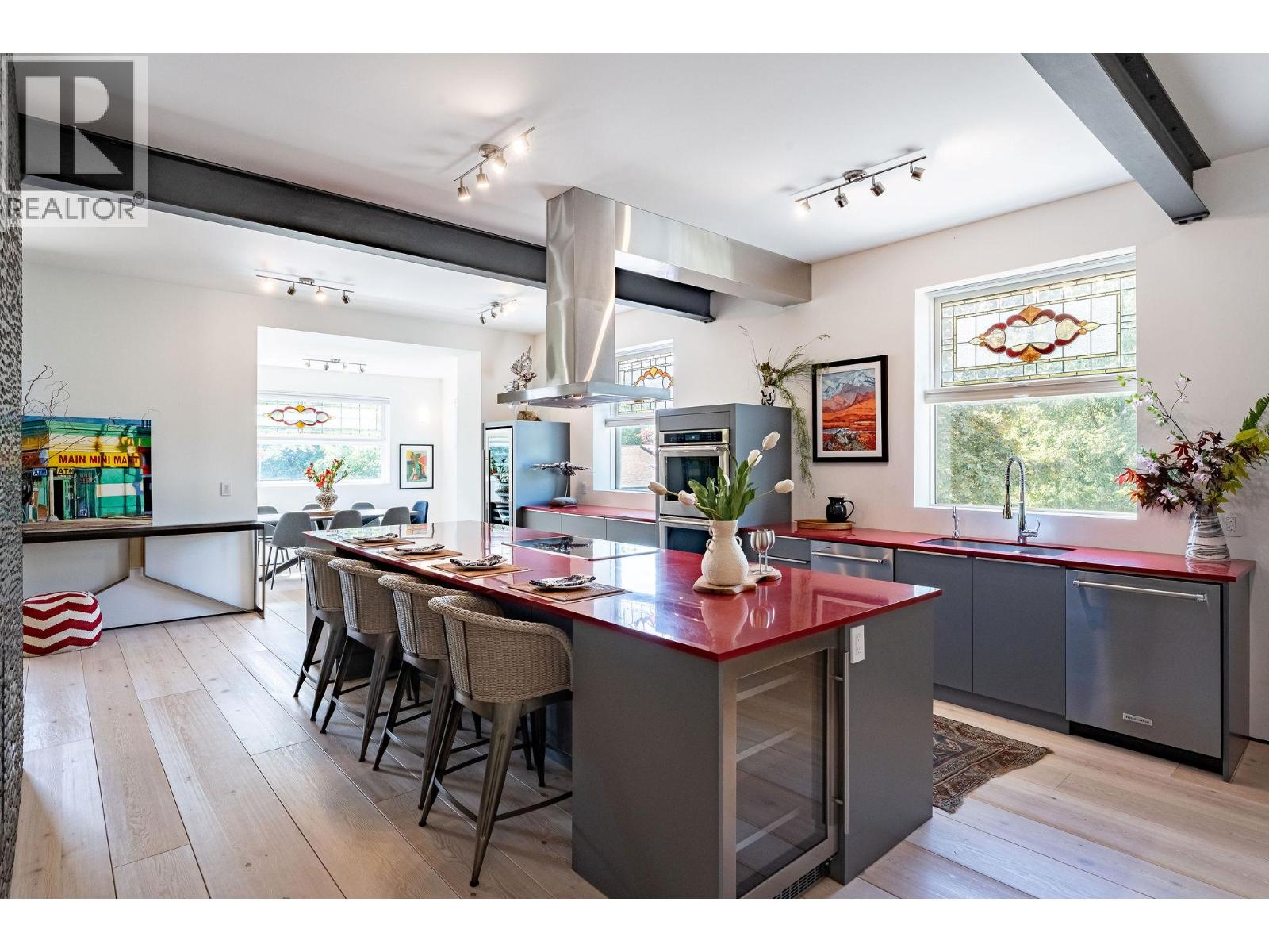 805 & 815 Mackenzie Avenue - 19