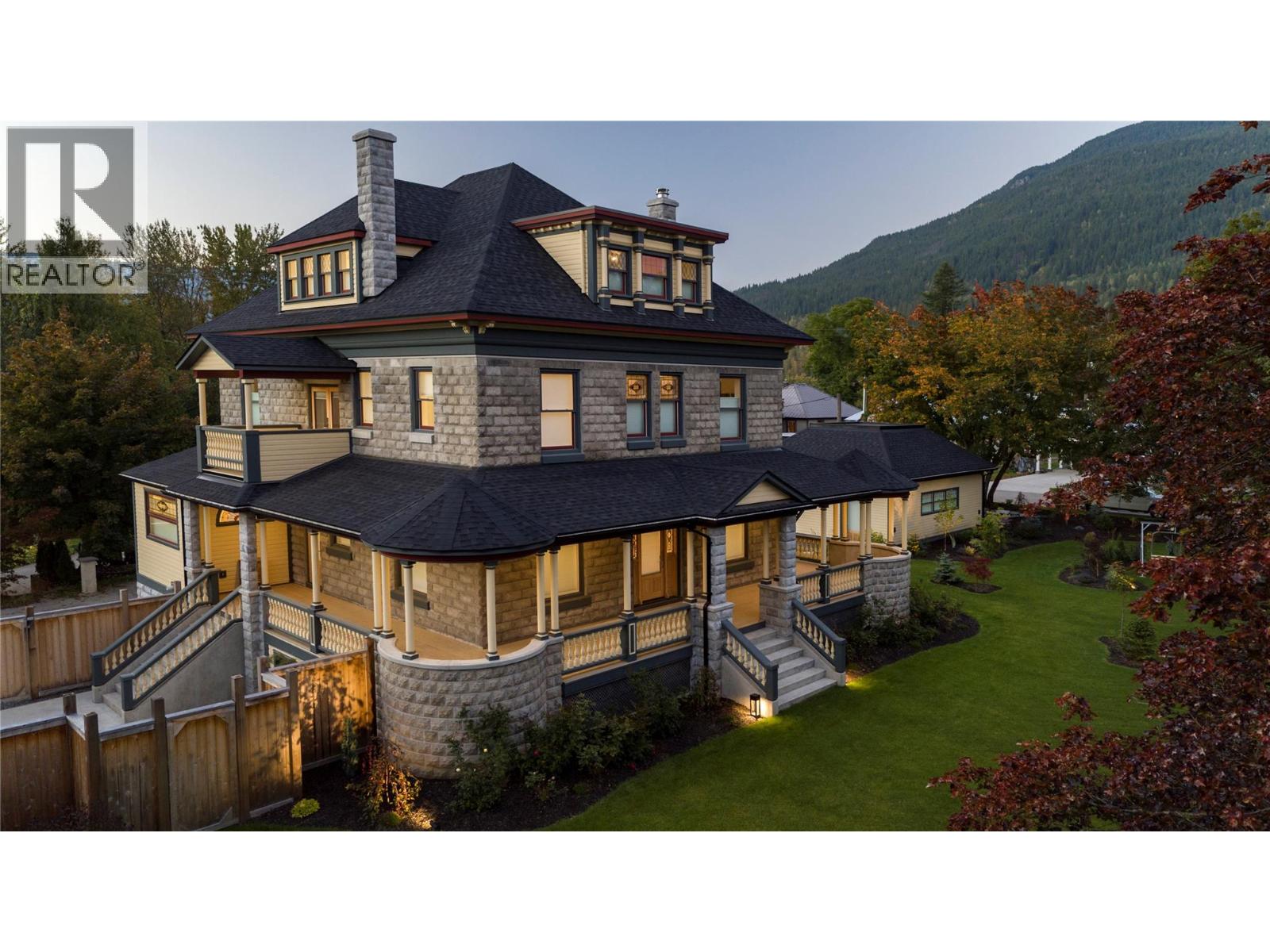 805 & 815 Mackenzie Avenue - 1