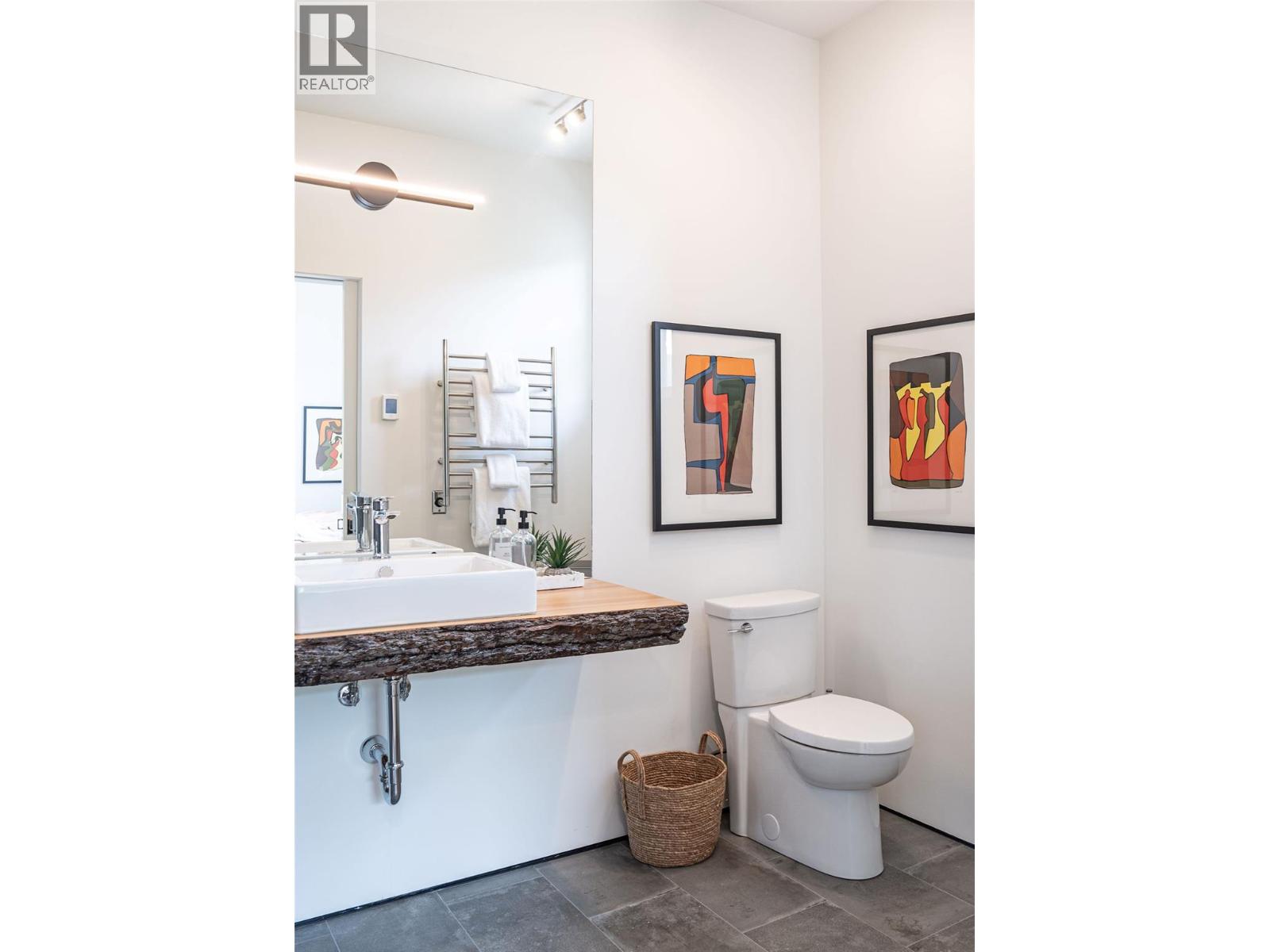 805 & 815 Mackenzie Avenue - 33