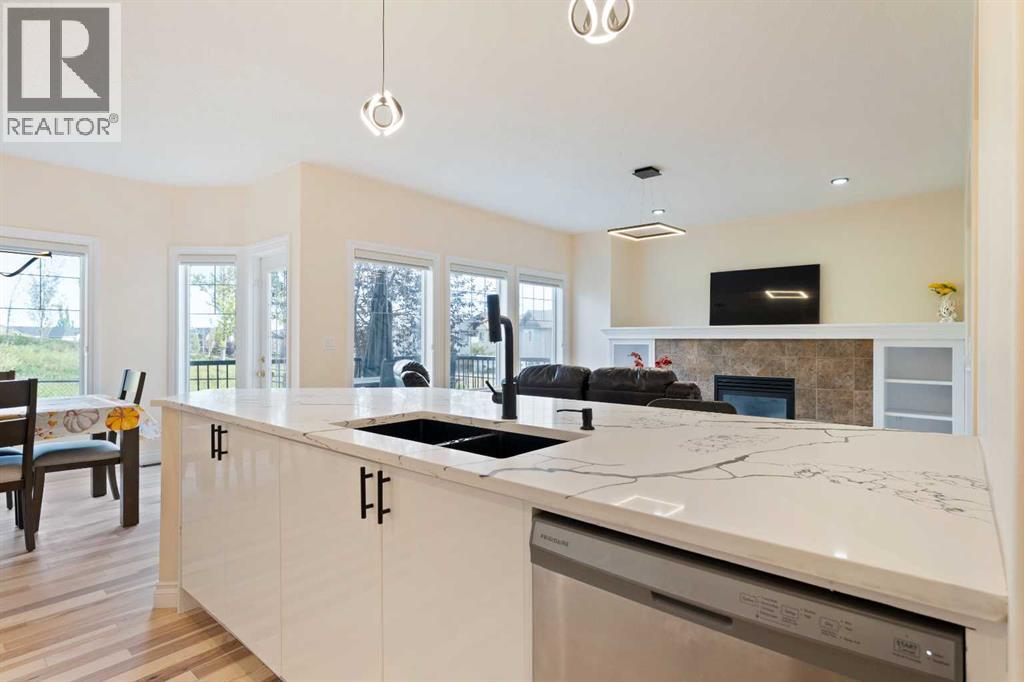 Single Family House for Sale in  Sherwood Circle NW Sherwood Calgary 