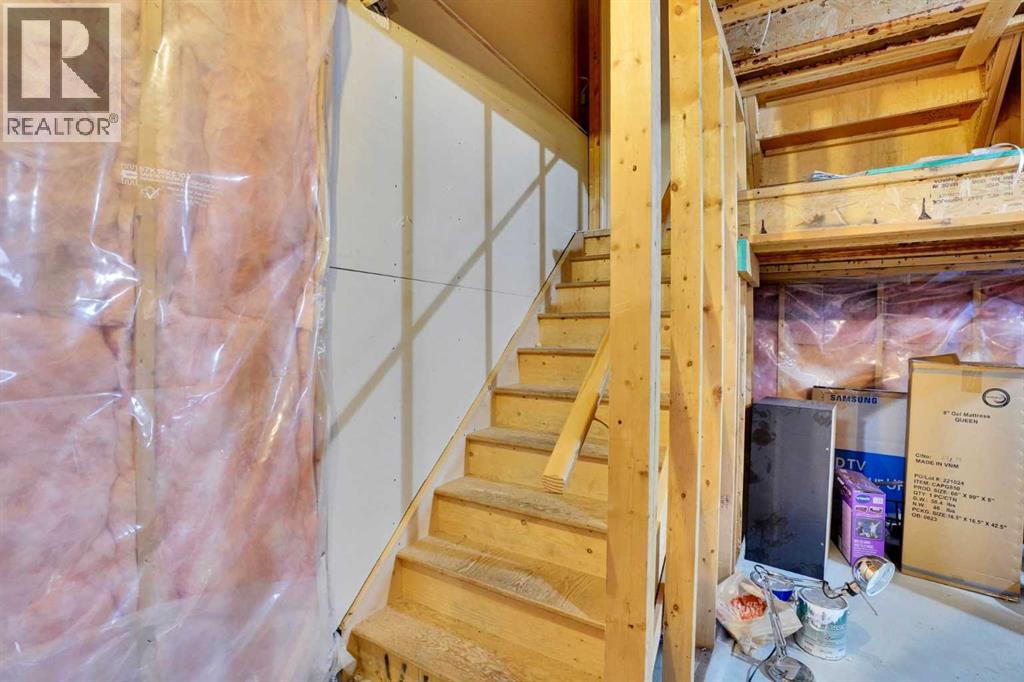 Single Family House for Sale in  Douglasview Road SE Douglasdale/Glen Calgary 