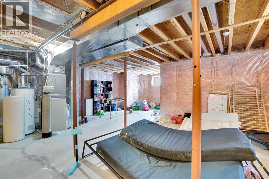 Single Family House for Sale in  Douglasview Road SE Douglasdale/Glen Calgary 