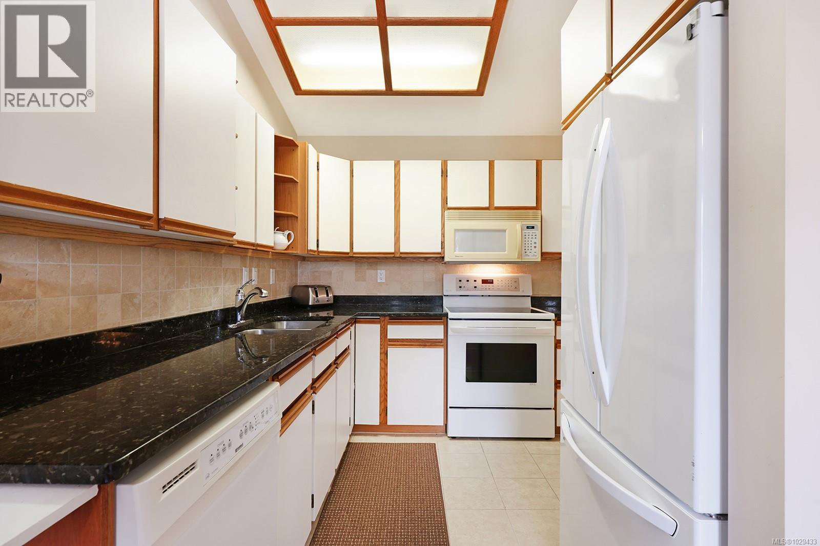 #15 2030 ROBB AVE - 11