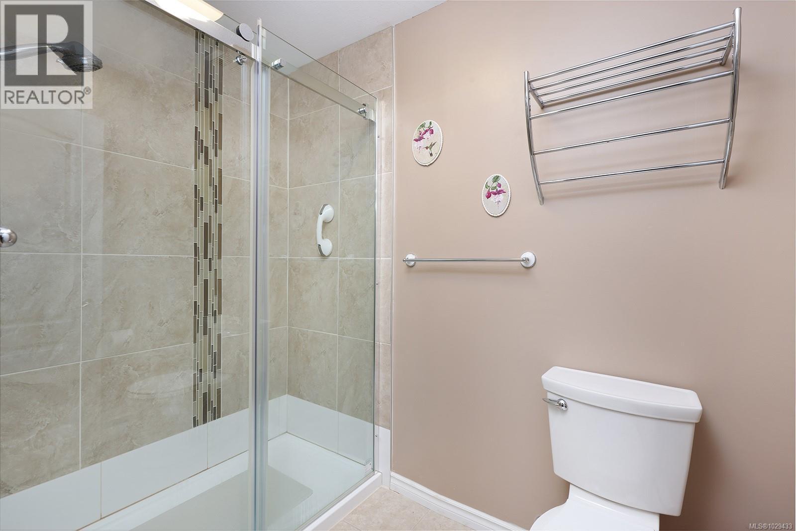 #15 2030 ROBB AVE - 17