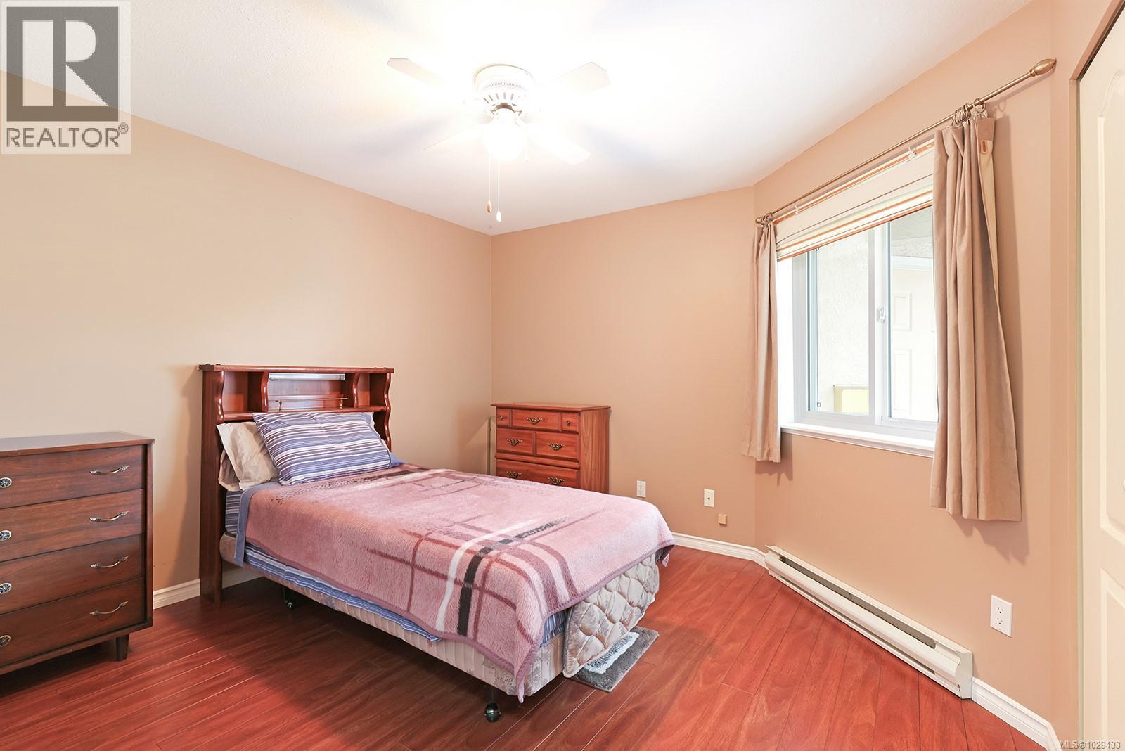 #15 2030 ROBB AVE - 18