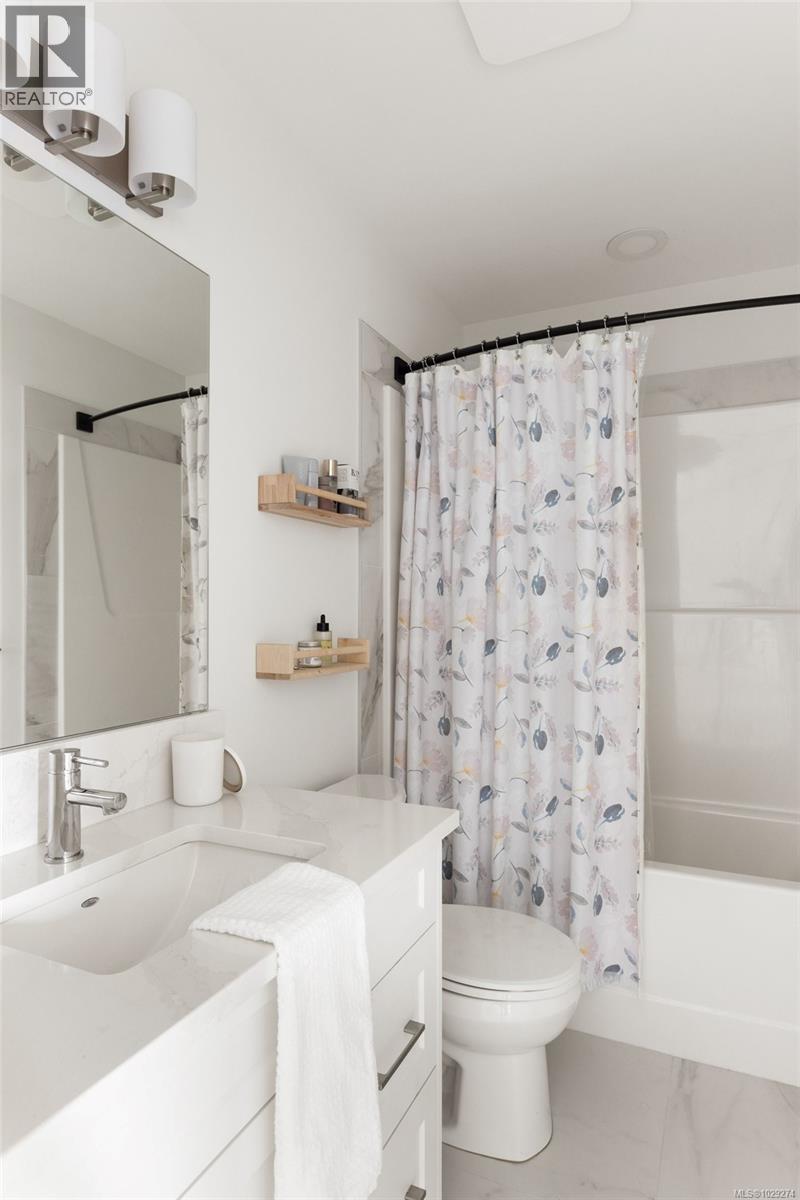  3403 Sparrowhawk Avenue, Colwood