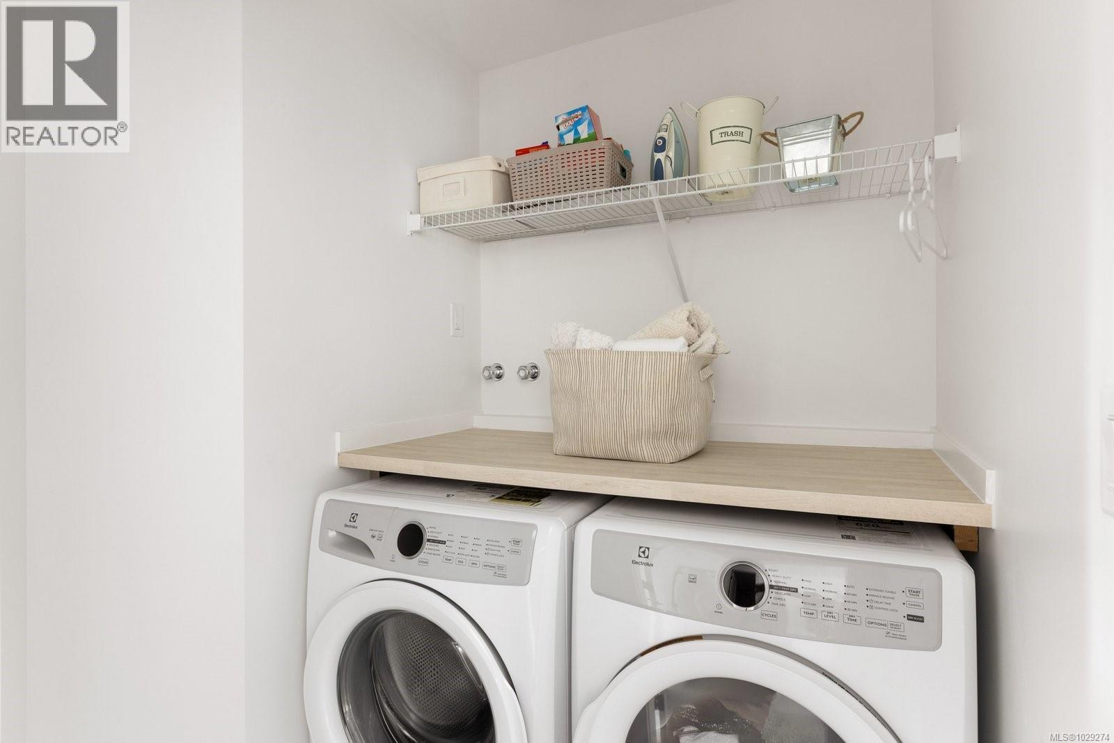  3403 Sparrowhawk Avenue, Colwood