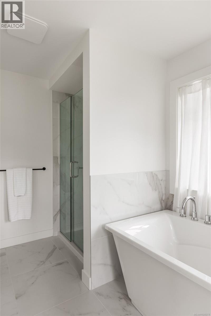  3403 Sparrowhawk Avenue, Colwood