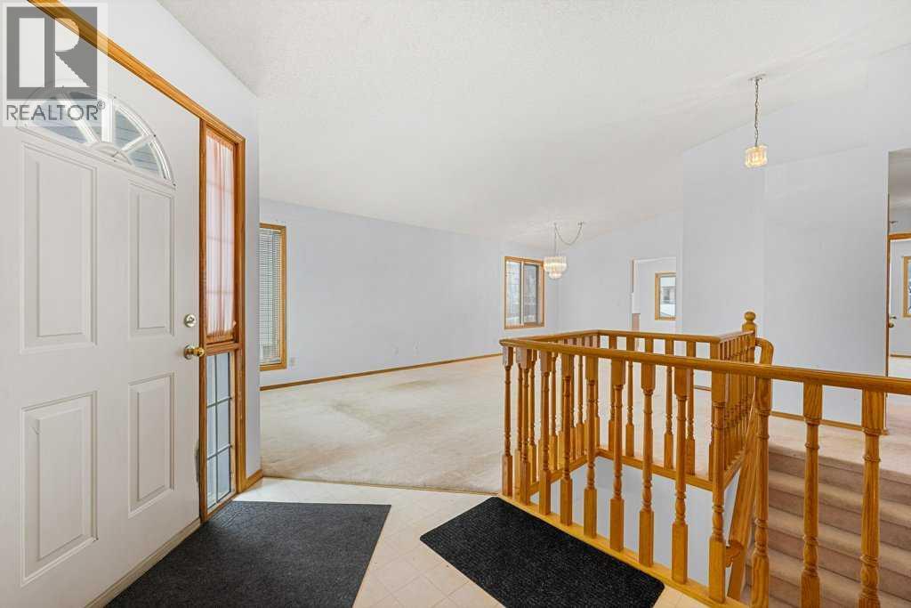 Single Family House Bungalow for Sale in  Scurfield Drive NW Scenic Acres Calgary 