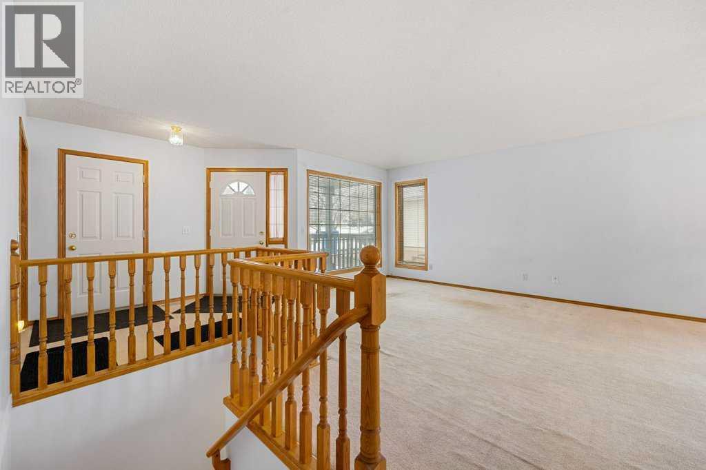 Single Family House Bungalow for Sale in  Scurfield Drive NW Scenic Acres Calgary 