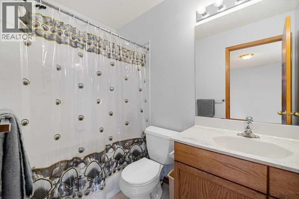 Single Family House Bungalow for Sale in  Scurfield Drive NW Scenic Acres Calgary 