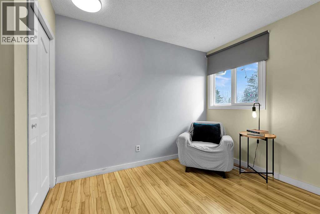 Single Family House for Sale in  Strathclair Rise SW Strathcona Park Calgary 