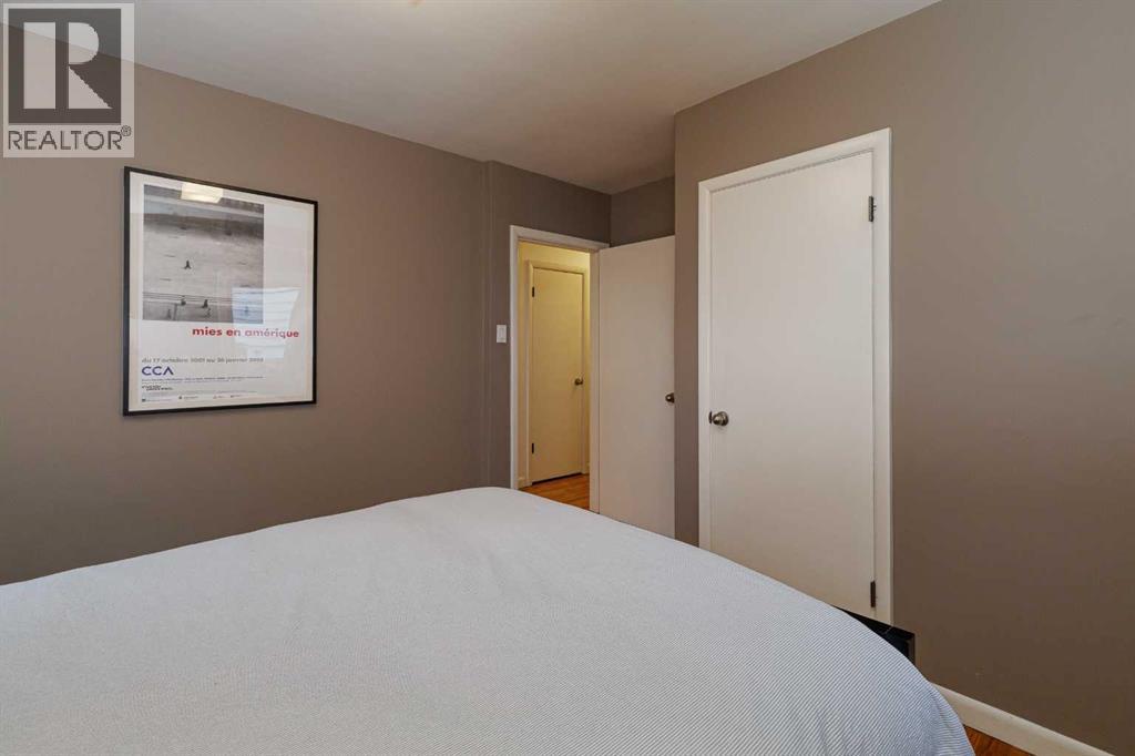 Single Family House 4 Level for Sale in  Crescent Boulevard SW Elboya Calgary 