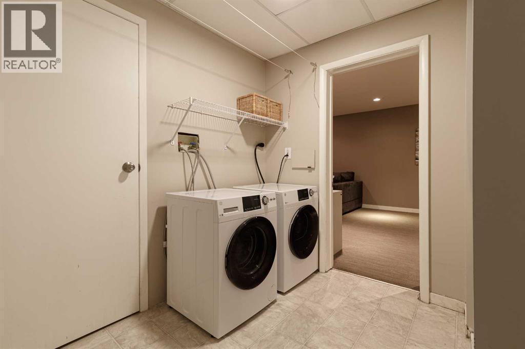 Single Family House 4 Level for Sale in  Crescent Boulevard SW Elboya Calgary 