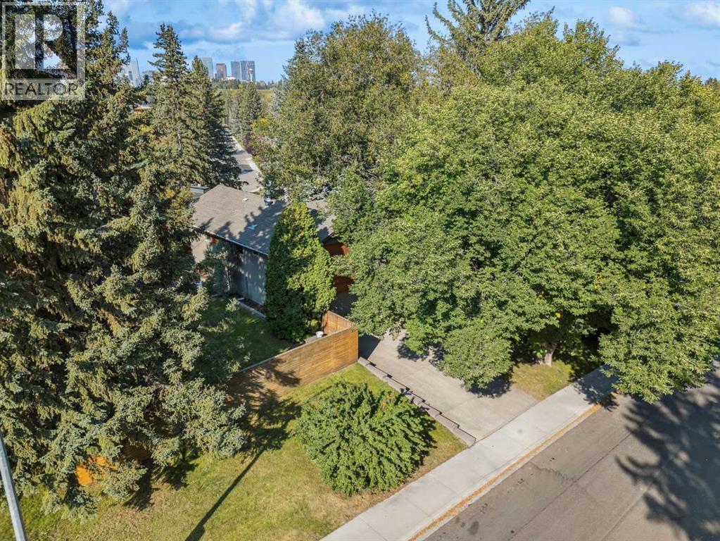 Single Family House 4 Level for Sale in  Crescent Boulevard SW Elboya Calgary 