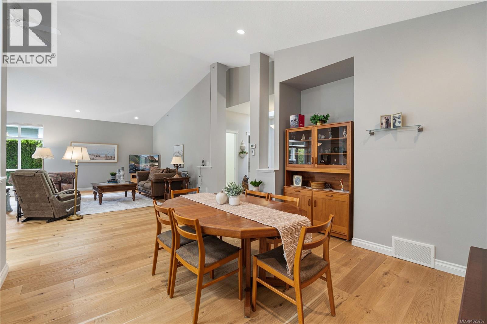 #118 730 BARCLAY CRES - 7