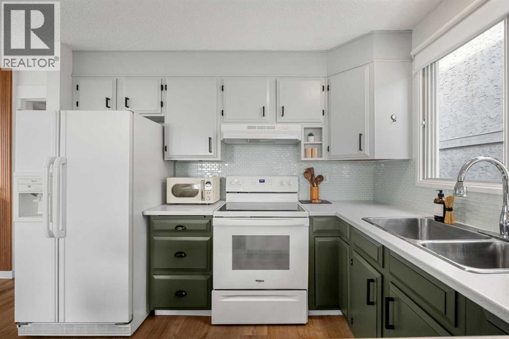 Single Family House for Sale in  Coach Gate Way SW Coach Hill Calgary 