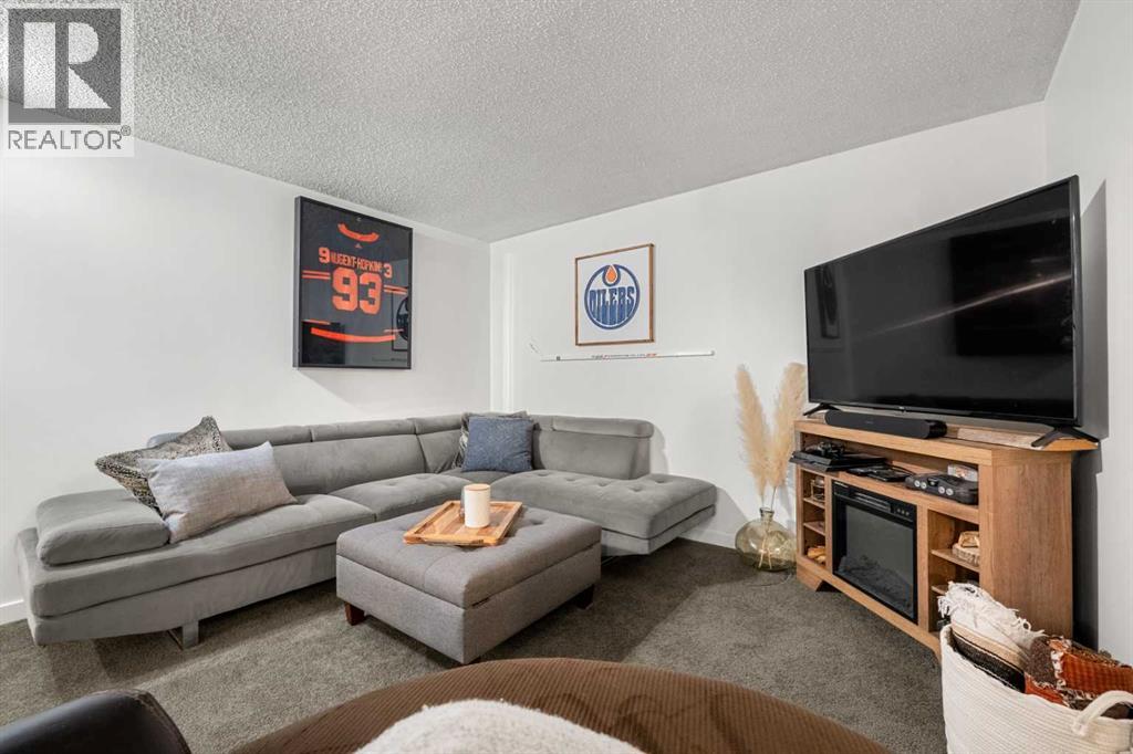 Single Family House for Sale in  Coach Gate Way SW Coach Hill Calgary 